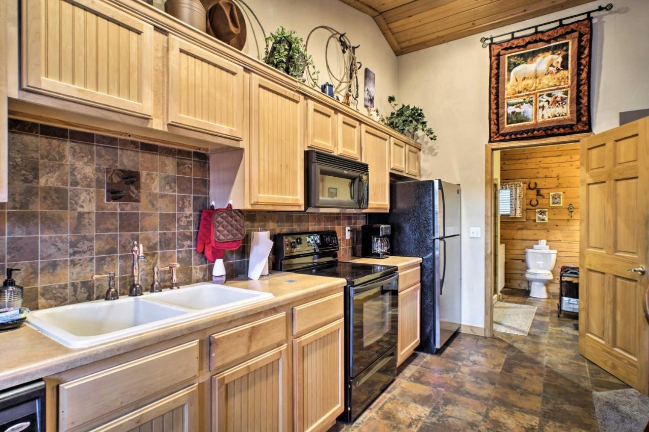 Cabin-Style Studio Right Off The Branson Strip! Apartment Екстериор снимка