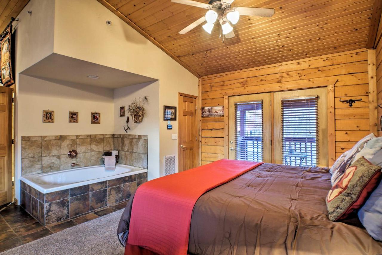 Cabin-Style Studio Right Off The Branson Strip! Apartment Екстериор снимка