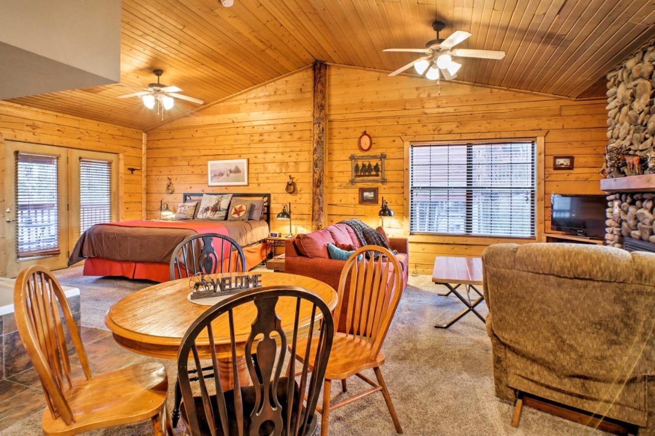 Cabin-Style Studio Right Off The Branson Strip! Apartment Екстериор снимка