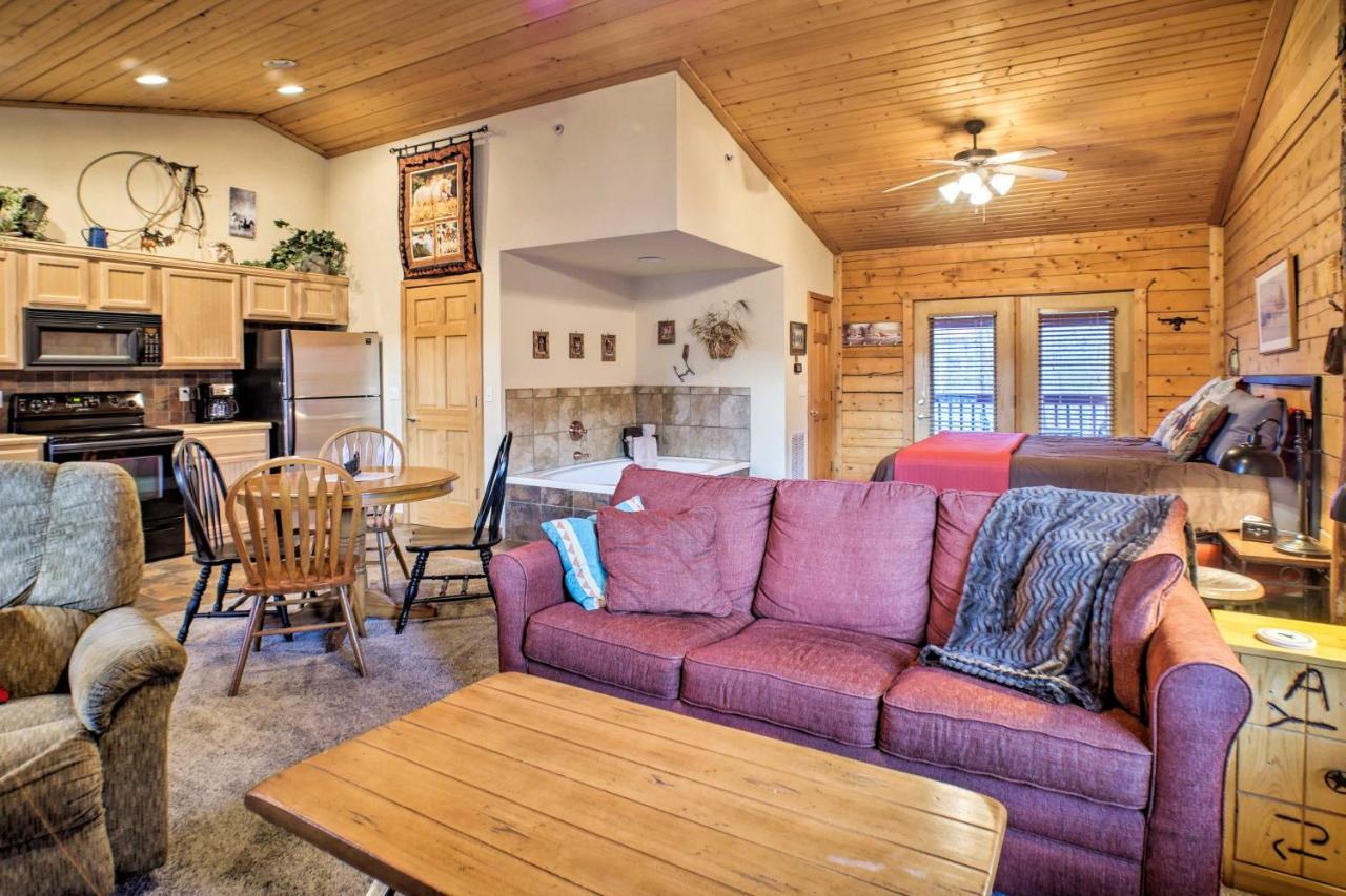 Cabin-Style Studio Right Off The Branson Strip! Apartment Екстериор снимка